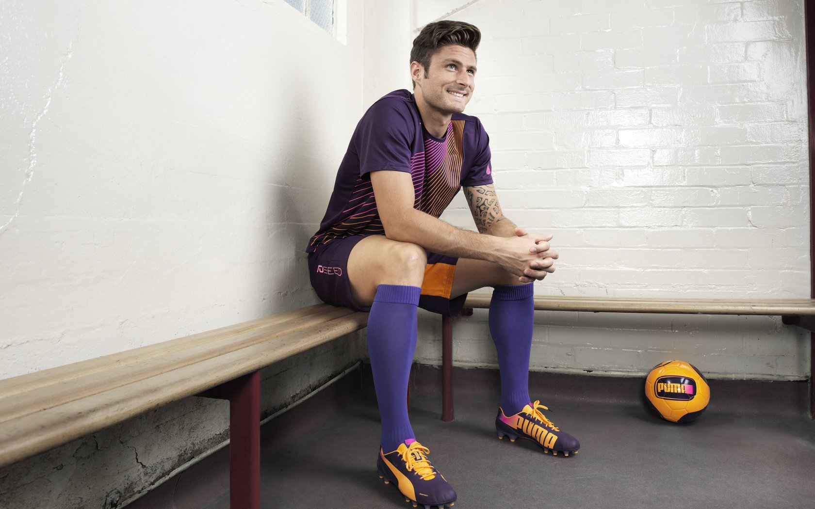 开云真人体育娱乐-“中超大牌外援纷纷续约，联赛稳定性增强”，中超引进的最大牌外援