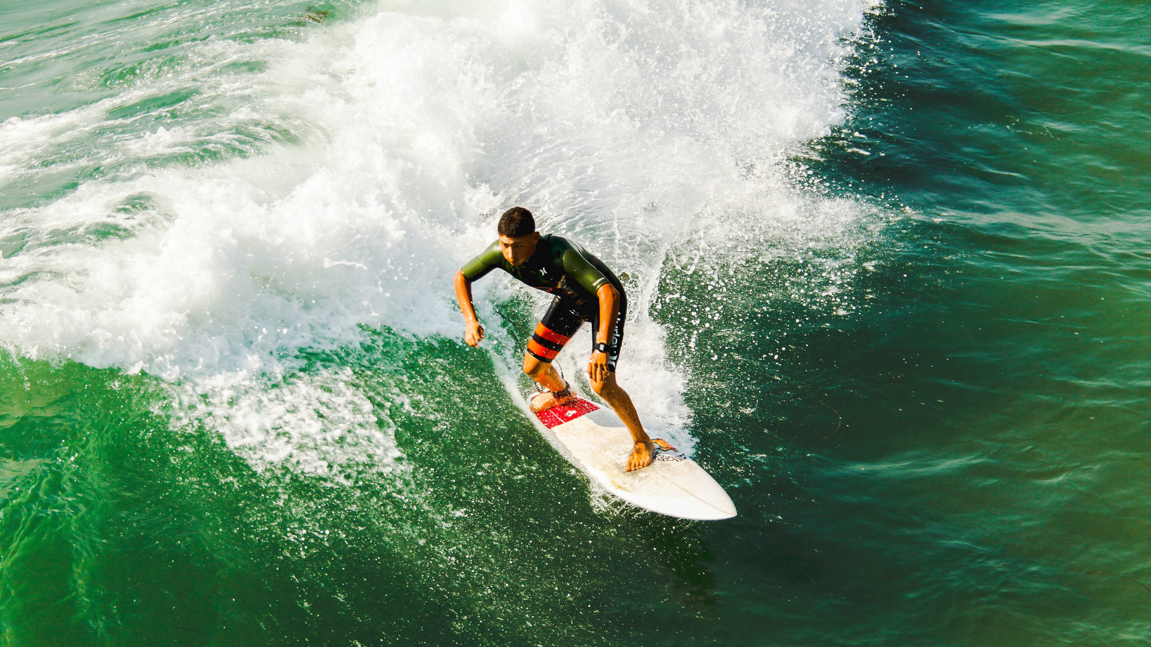 特色环湖骑行节，畅享春季自然风光，环湖骑行感受